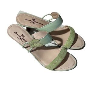 NEW Tommy Bahama Sandals